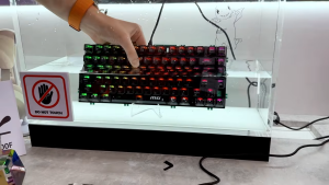 Клавиатура MSI Strike Alloy: TMR, 8 кГц, быстрый отклик и даже работа под водой